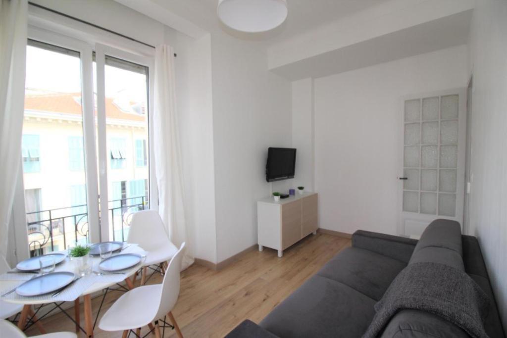 Renting - Notre Dame - Cosy Loft Perfect View On The Roofs Apartment *